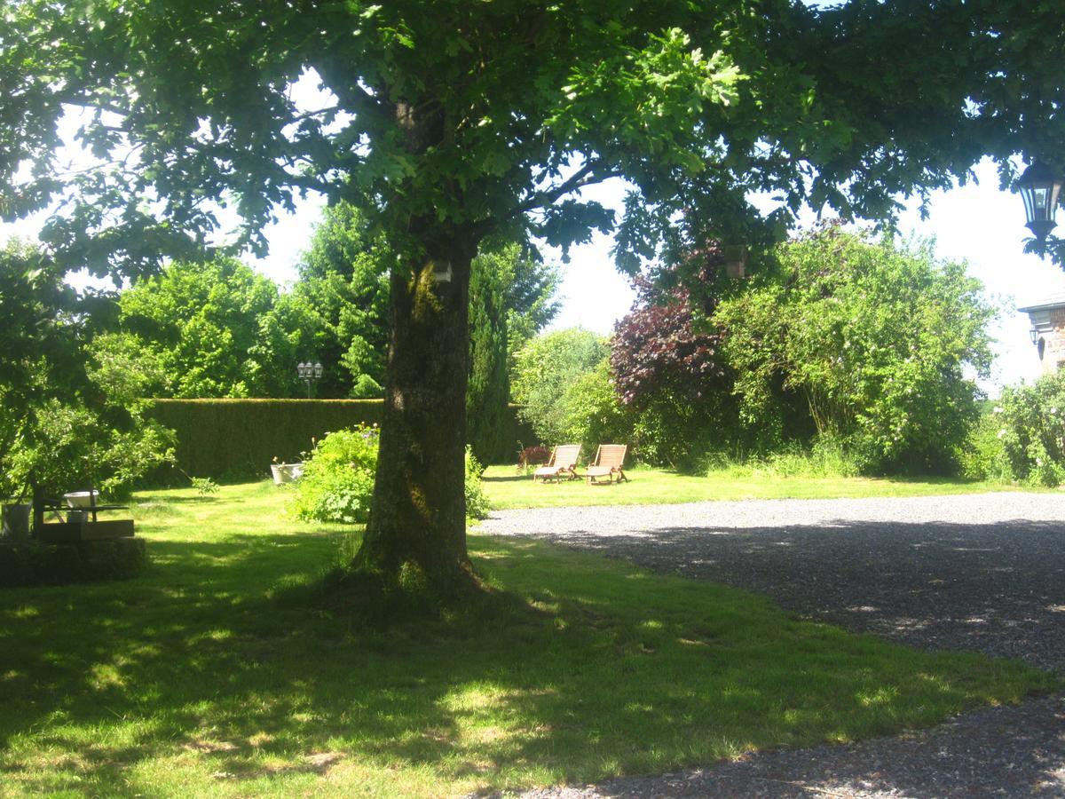 Bed and Breakfast Les Temps Gourmands Mondrepuis Exterior foto